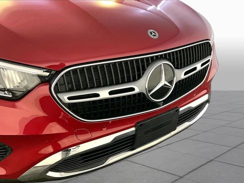Used 2026 Mercedes-Benz GLC 300 4MATIC image 32