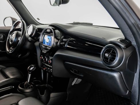 Used 2019 MINI Cooper S image 11