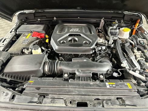 Used 2022 Jeep Wrangler Unlimited Rubicon 4xe w/ Cold Weather Group AWD/4WD image 31