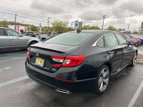 Used 2020 Honda Accord Touring image 6