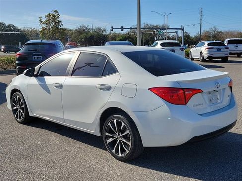 Used 2019 Toyota Corolla SE image 3
