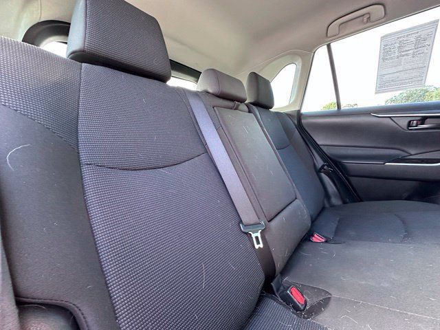 Used 2023 Toyota RAV4 LE AWD/4WD image 9
