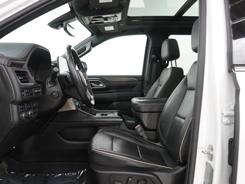 Used 2021 Chevrolet Tahoe Premier w/ Premium Package AWD/4WD image 24