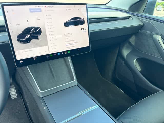 Used 2026 Tesla Model Y AWD image 16