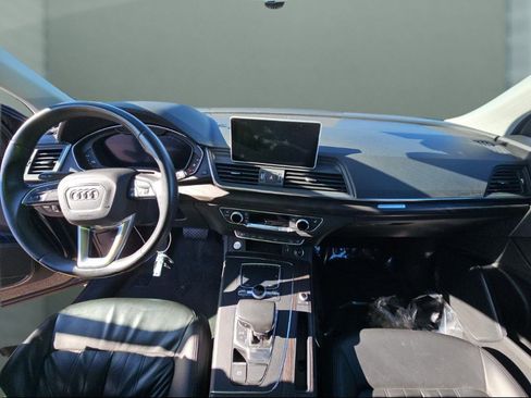 Used 2020 Audi Q5 e Premium Plus w/ Premium Plus Package image 9