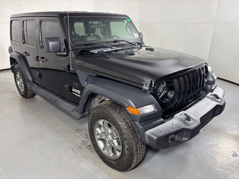 Used 2020 Jeep Wrangler Unlimited Sport AWD/4WD image 2
