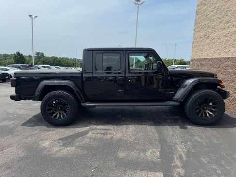 Used 2021 Jeep Gladiator Overland AWD/4WD image 2