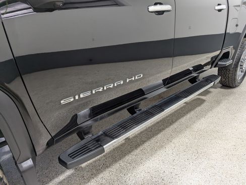 Used 2025 GMC Sierra 2500 SLT AWD/4WD image 9