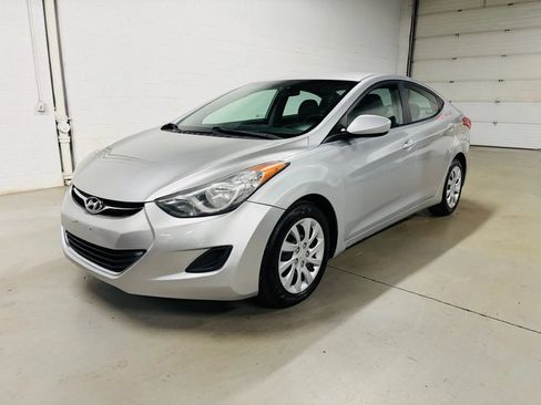 Used 2011 Hyundai Elantra GLS FWD image 2