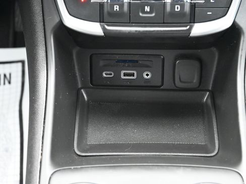 Used 2023 GMC Terrain SLT image 20