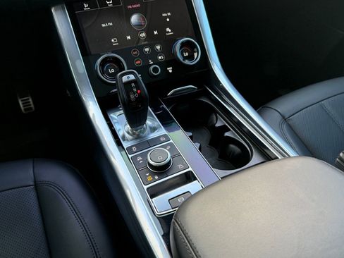 Used 2022 Land Rover Range Rover Sport HSE Dynamic image 17