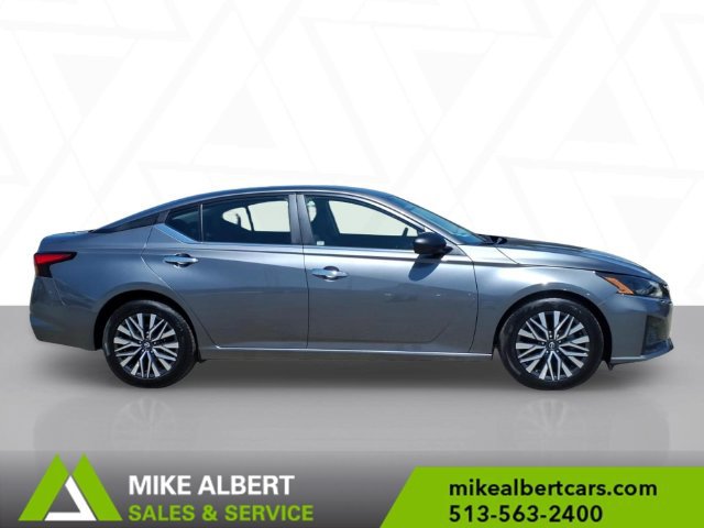 Used 2024 Nissan Altima 2.5 SV FWD image 8