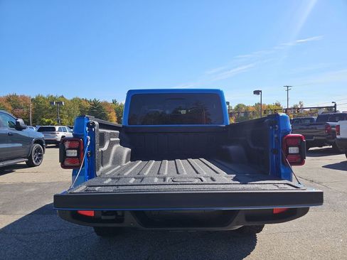 New 2025 Jeep Gladiator Sport image 22
