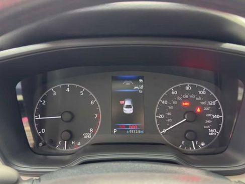 Used 2025 Toyota Corolla LE w/ LE Premium Package FWD image 27