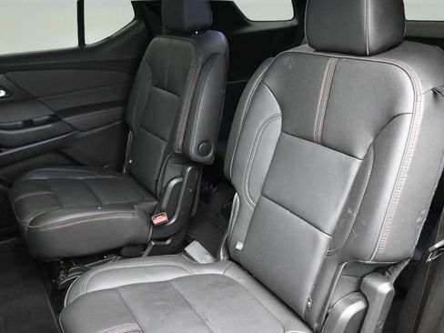 Used 2023 Chevrolet Traverse RS image 13