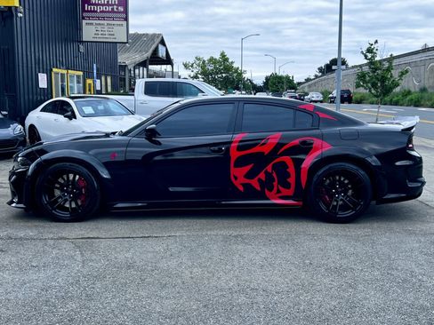 Used 2019 Dodge Charger SRT Hellcat w/ Harman/Kardon Audio Group RWD image 9