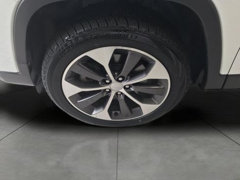 Used 2022 Jeep Cherokee Limited w/ Elite Package AWD/4WD image 33