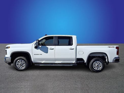 Used 2025 Chevrolet Silverado 2500 LT w/ Convenience Package AWD/4WD image 7