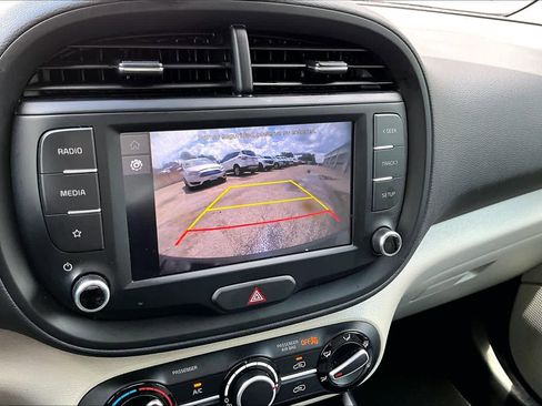Used 2025 Kia Soul LX FWD image 29