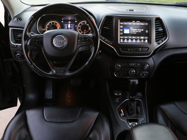 Used 2021 Jeep Cherokee Trailhawk AWD/4WD image 18