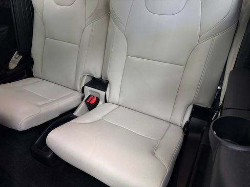 Used 2017 Volvo XC90 T6 Momentum w/ Vision Package AWD/4WD image 41