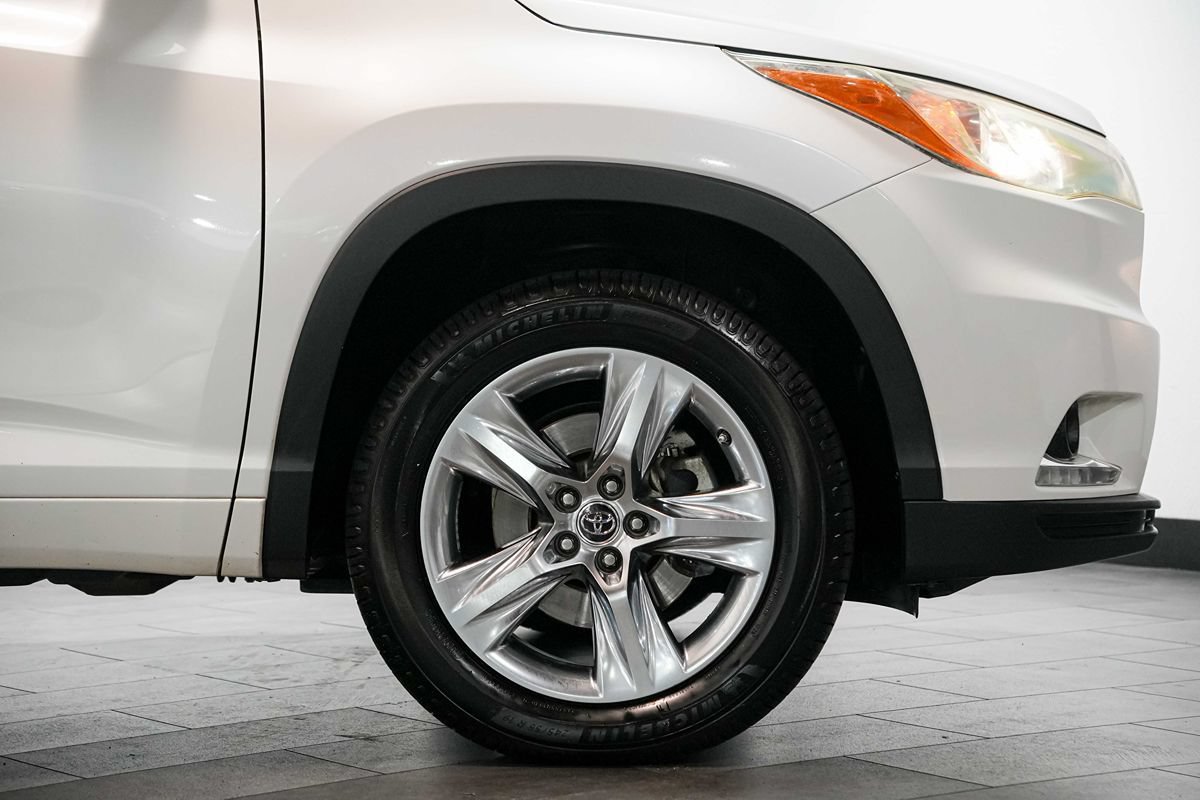 Used 2016 Toyota Highlander Limited FWD image 9