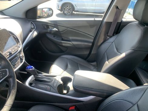Used 2017 Chevrolet Volt LT w/ Comfort Package FWD image 17
