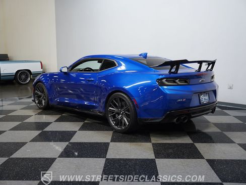 Used 2018 Chevrolet Camaro ZL1 RWD image 10