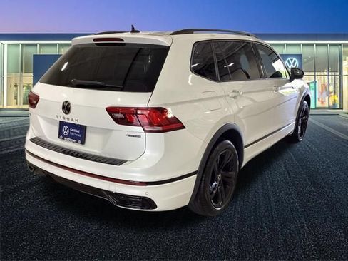 Certified 2024 Volkswagen Tiguan SE R-Line AWD/4WD image 28