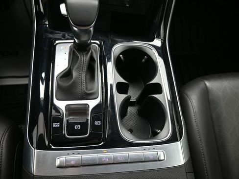 Used 2024 Kia Carnival EX image 42