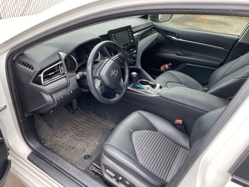 Used 2022 Toyota Camry SE w/ Convenience Package FWD image 11
