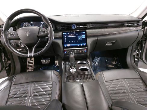 Used 2022 Maserati Quattroporte Modena image 9