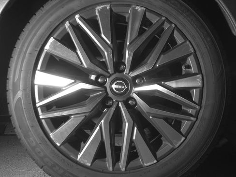 Used 2025 Nissan Altima 2.5 SV FWD image 15