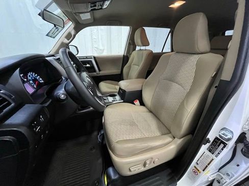 Certified 2017 Toyota 4Runner SR5 AWD/4WD image 10