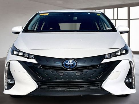 Used 2019 Toyota Prius Prime Advanced FWD image 2