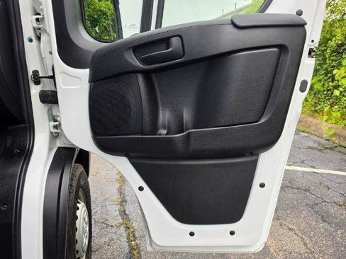Used 2025 RAM ProMaster 2500 w/ Convenience Group FWD image 24