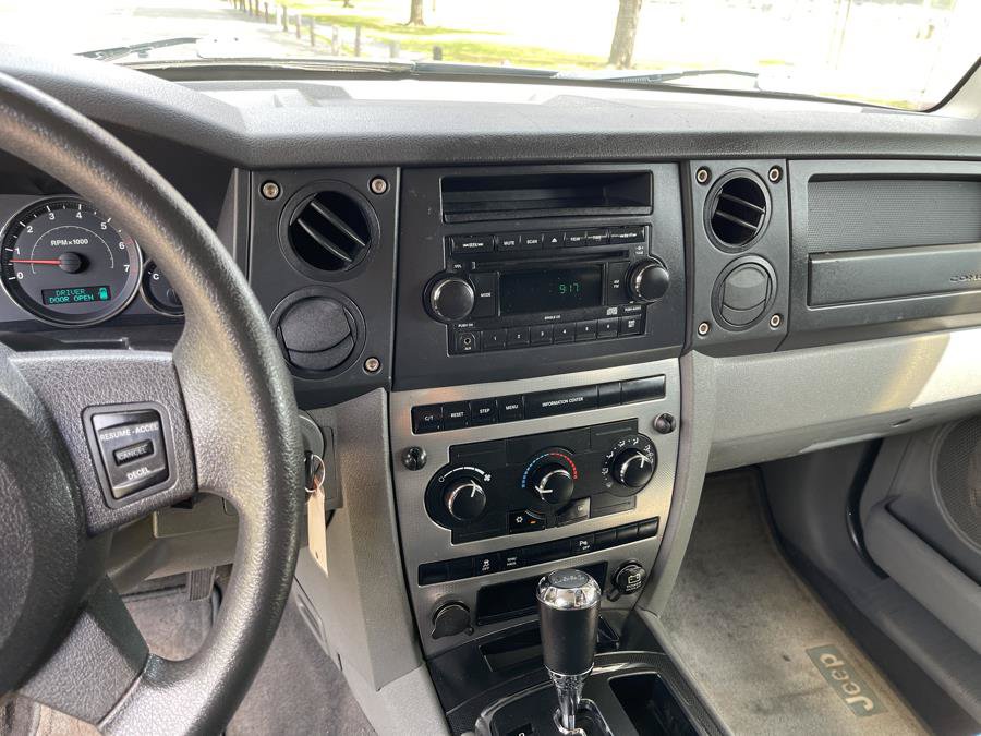 Used 2007 Jeep Commander Sport AWD/4WD image 26