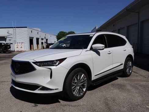 Used 2023 Acura MDX SH-AWD w/ Advance Package image 3