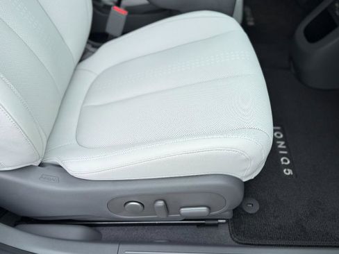 Used 2025 Hyundai Ioniq 5 Limited AWD/4WD image 19