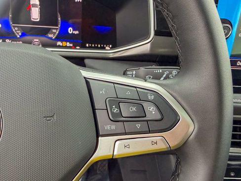 New 2026 Volkswagen Taos SE image 16