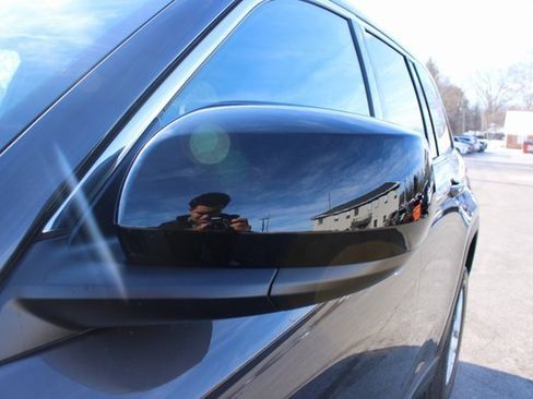 Used 2024 Jeep Grand Cherokee Laredo X w/ Luxury Tech Group I image 7