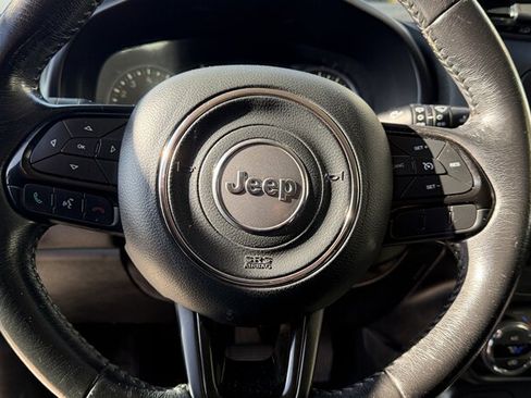 Used 2016 Jeep Renegade Latitude AWD/4WD image 12