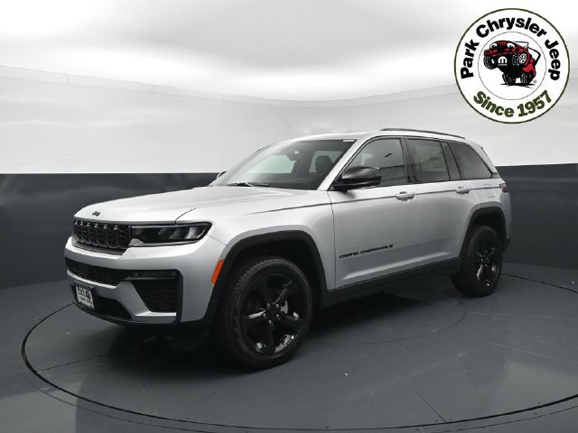New 2026 Jeep Grand Cherokee Limited w/ Limited Altitude Package AWD/4WD image 2