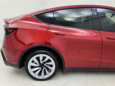 Used 2026 Tesla Model Y Long Range image 12