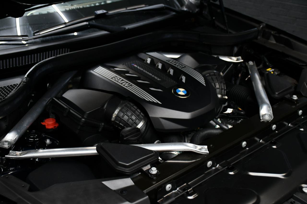 Used 2021 BMW X5 M50i w/ Executive Package AWD/4WD image 11