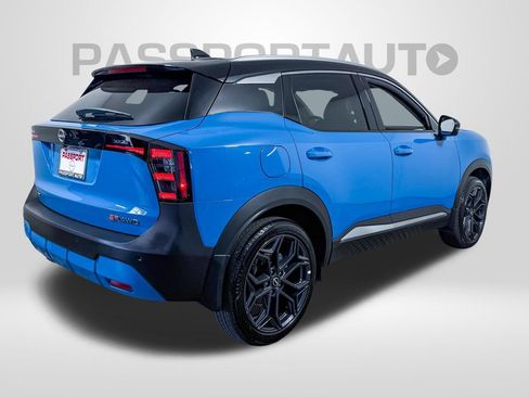 Certified 2025 Nissan Kicks SR w/ SR Premium Package AWD/4WD image 9