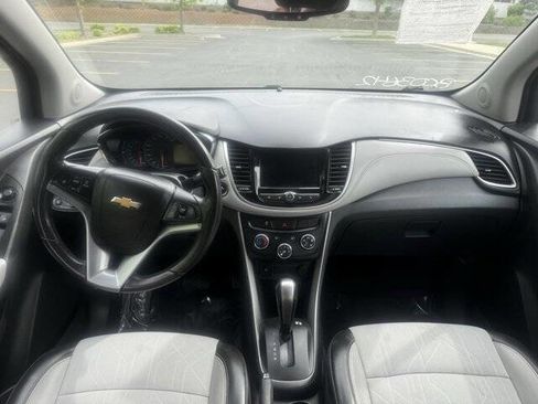 Used 2021 Chevrolet Trax LT w/ Sport Edition AWD/4WD image 9