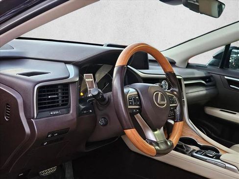 Used 2018 Lexus RX 350L RX 350L Premium image 9