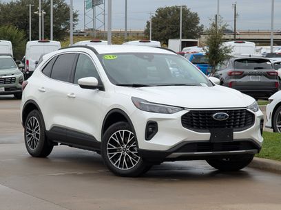 New 2025 Ford Escape SE