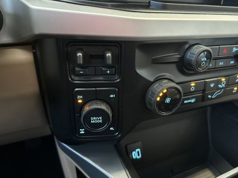 New 2026 Ford F350 XLT w/ FX4 Off-Road Package AWD/4WD image 24